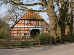 Einer der vielen Ortsteil mit Fachwerk im Neustädter Land