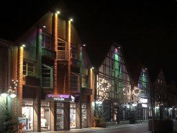 Neustadt a. Rbge. - Marktstraße im Licht